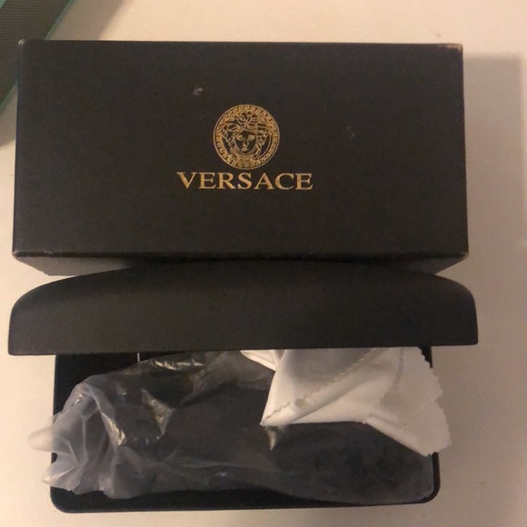 100% Authentic Versace Shades           Model VE 4361 NWT & Authentication Card - Picture 9 of 12